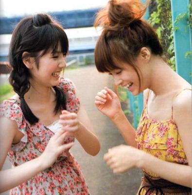 Michishige-Sayumi-Kamei-Eri-Magazine-141140